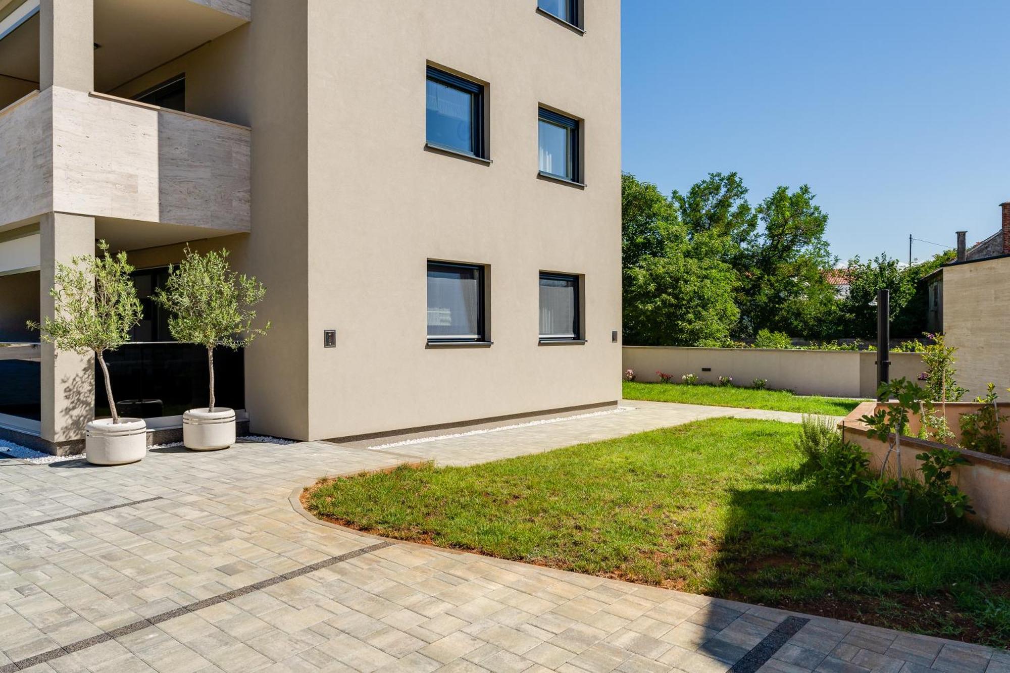 Salt Bloom Apartments Nin Exterior photo
